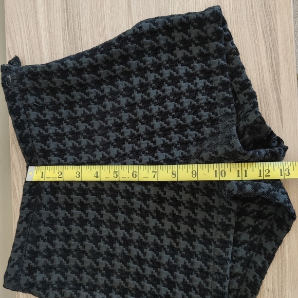 ✅✅ SOLD ✅✅ American Apparel High Waisted Shorts - Picture 4 of 4